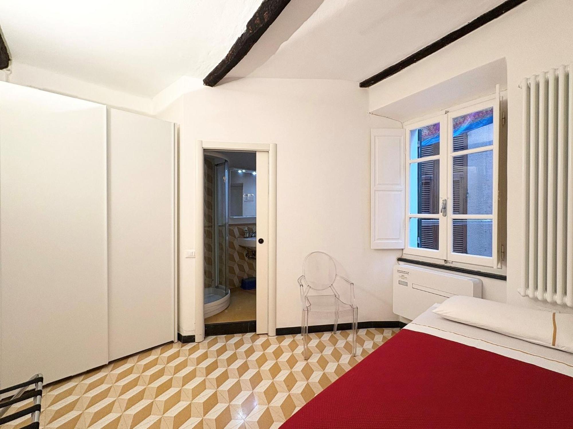 ורנאצה Marina Apartment, Unique, Authentic, Beachfront, 2 Aircondo Bdr , 2Bht, Easy To Train Or From Private Parking מראה חיצוני תמונה