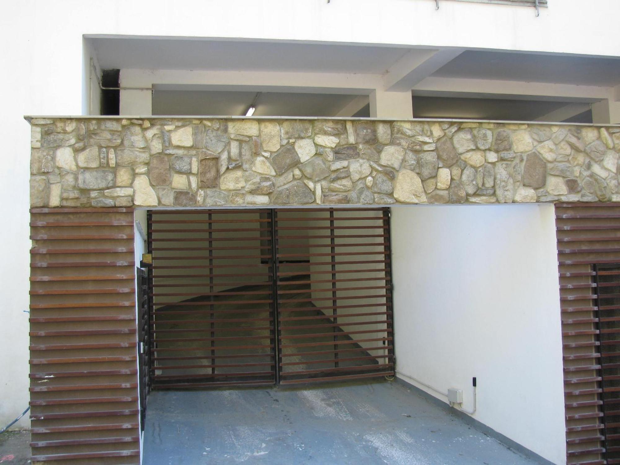 ורנאצה Marina Apartment, Unique, Authentic, Beachfront, 2 Aircondo Bdr , 2Bht, Easy To Train Or From Private Parking מראה חיצוני תמונה
